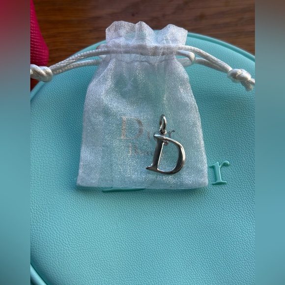 Dior Travel Pouch Set – Pink & Blue Cosmetic Bags + Silver “D” Charm – Authentic - Picture 3 of 14